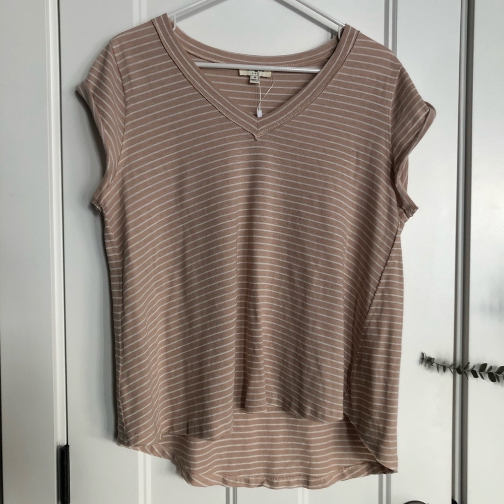 💗(Umgee) Tan stripe Short Sleeve Top - Women’s SIZE MEDIUM